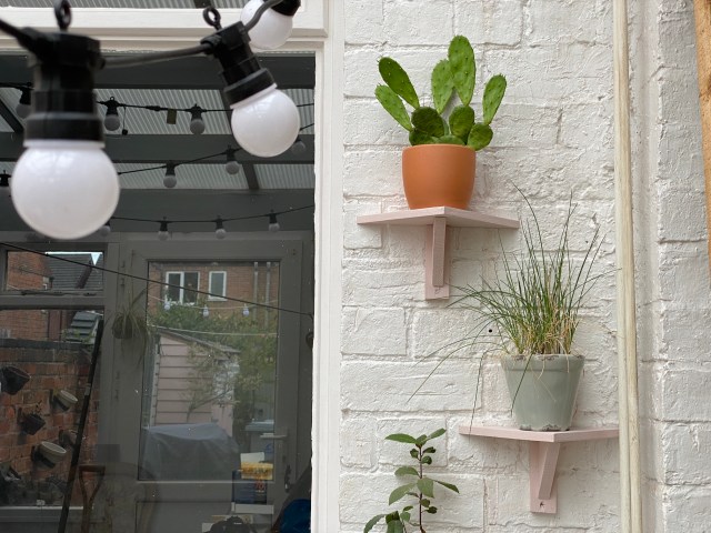 DIY Plant Pot Shelves Triangle Shaped