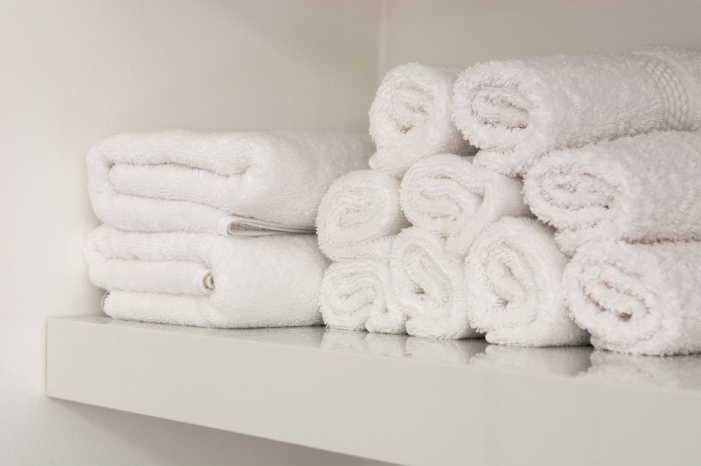 Keep spare towels neatly rolled or folded. Image credit: Pixabay